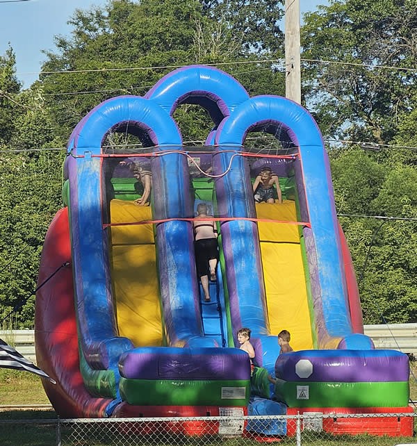 river-road-inflatable-slide River Road RV Resort activities and amenities